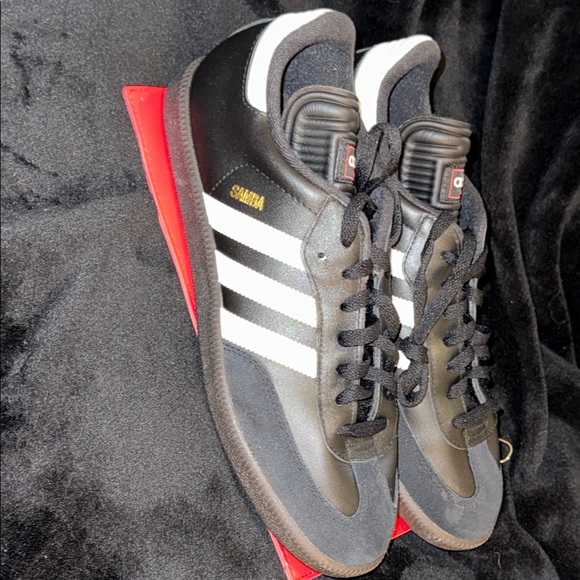 Adidas SAMBAS Black and White INDOOR SOCCER SHOES - Picture 10 of 17